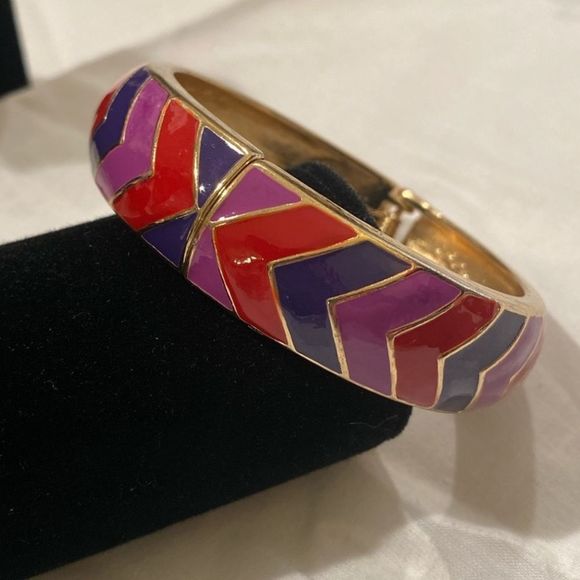 Vintage Gold And Enamel Clamper Bracelet - Picture 3 of 8